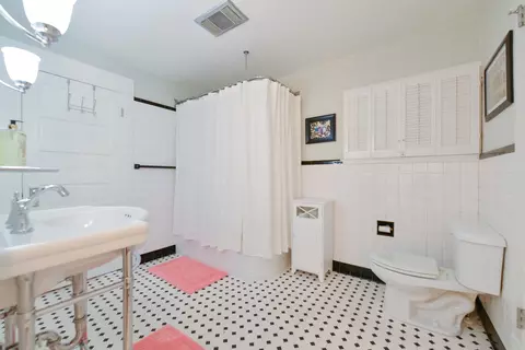 317 W Main St, Benson, NC 27504 photo 22