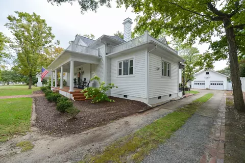 317 W Main St, Benson, NC 27504 photo 4