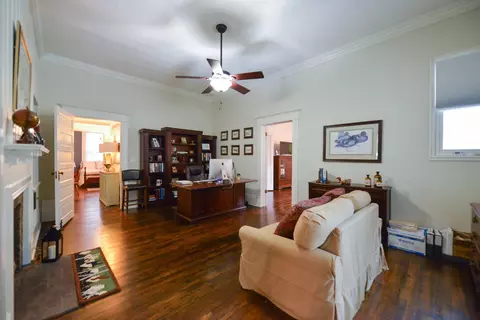 317 W Main St, Benson, NC 27504 photo 9