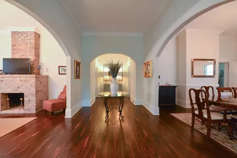317 W Main St, Benson, NC 27504 photo 5