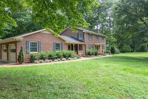 621 Edgewater Dr, Garner, NC 27529 photo 2
