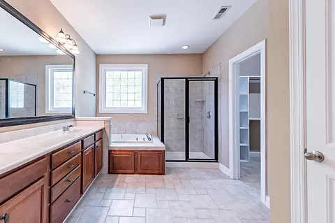 607 Continental Dr, Durham, NC 27712 photo 9