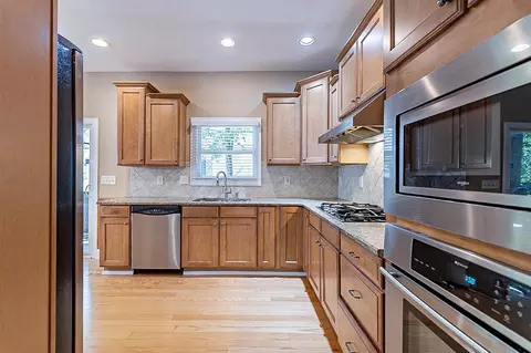 607 Continental Dr, Durham, NC 27712 photo 7
