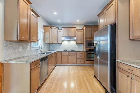607 Continental Dr, Durham, NC 27712 photo 5