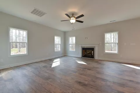 294 Berg St, Smithfield, NC 27577 photo 4