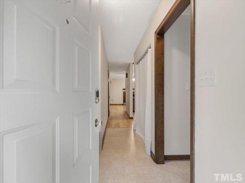 37 Willow Bridge Dr, Durham, NC 27707 photo 4