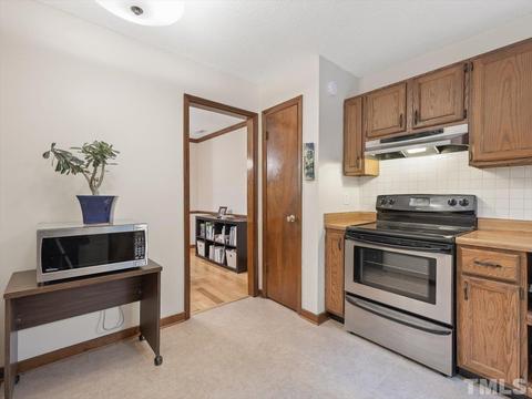 37 Willow Bridge Dr, Durham, NC 27707 photo 8