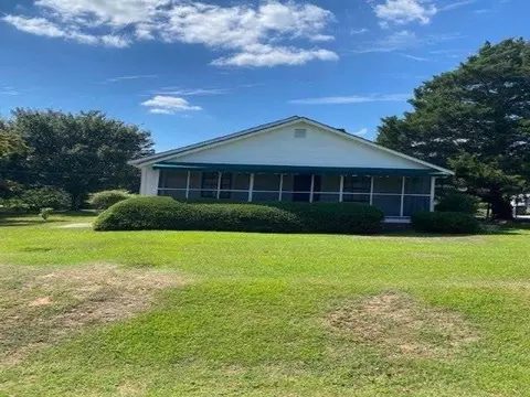 1105 Warren Rd, Erwin, NC 28339 photo 3