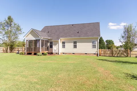 73 Victory Cir, Willow Spring, NC 27592 photo 2