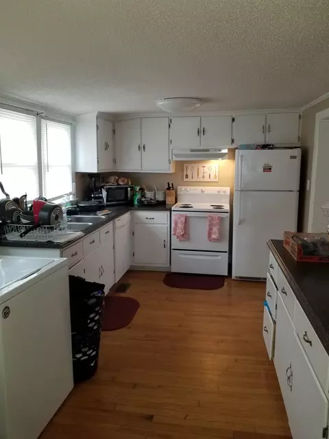 405 W I St, Erwin, NC 28339 photo 9