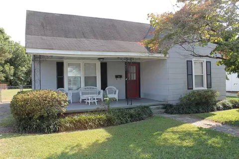 405 W I St, Erwin, NC 28339 photo 1