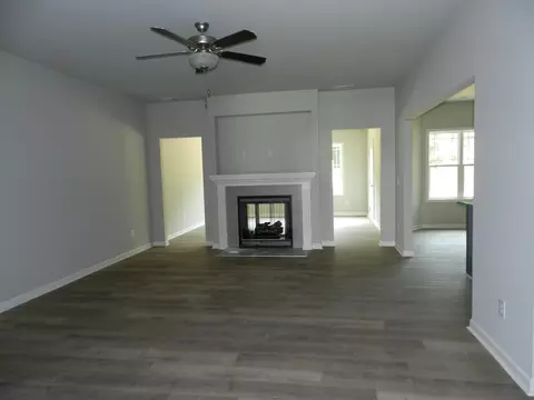 186 Monaghan Ct, Selma, NC 27576 photo 2
