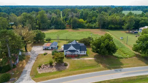 660 Noah Rd, Benson, NC 27504 photo 2