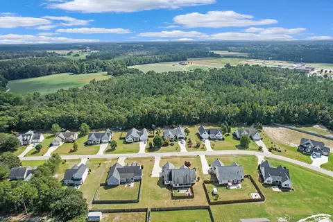 165 Pinecroft Dr, Dunn, NC 28334 photo 4