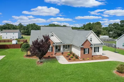 165 Pinecroft Dr, Dunn, NC 28334 photo 2