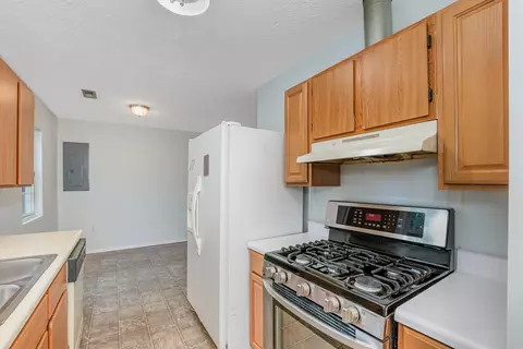185 Monts Ln, Erwin, NC 28339 photo 9
