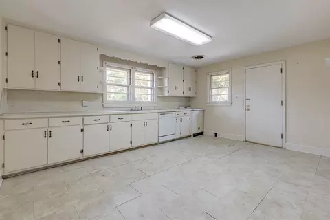 633 Morreene Rd, Durham, NC 27705 photo 7