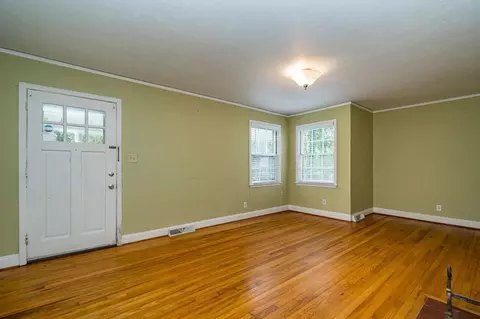 509 E Lavender Ave, Durham, NC 27704 photo 4