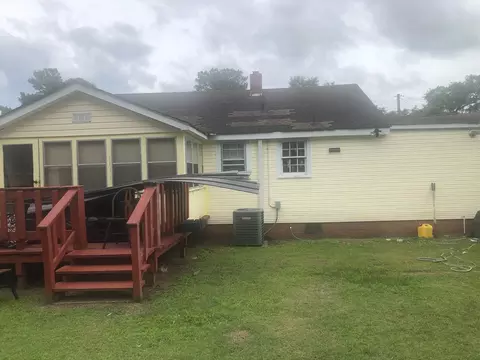 903 E Pope St, Dunn, NC 28334 photo 4