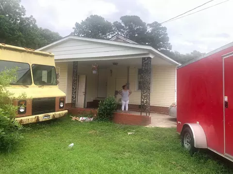 903 E Pope St, Dunn, NC 28334 photo 2