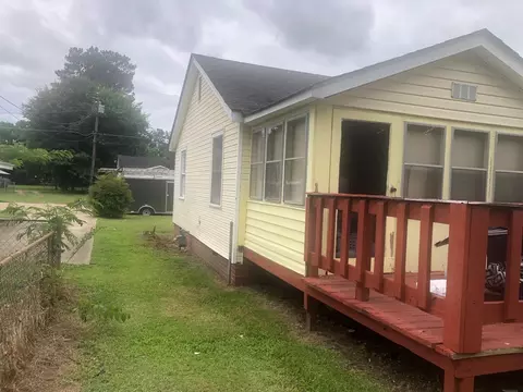 903 E Pope St, Dunn, NC 28334 photo 3