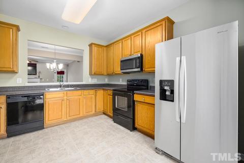 28 Sharpstone Ln, Durham, NC 27703 photo 7