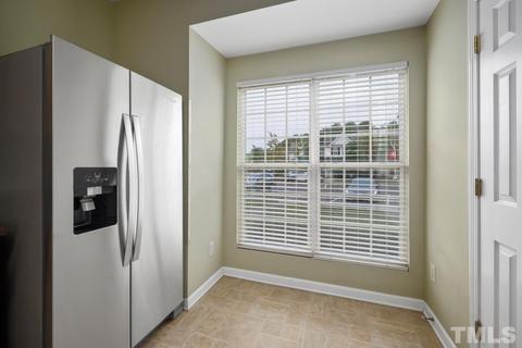 28 Sharpstone Ln, Durham, NC 27703 photo 6
