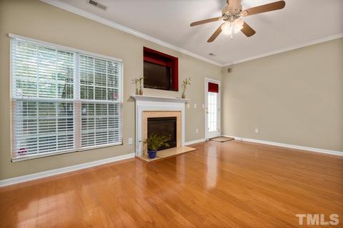 28 Sharpstone Ln, Durham, NC 27703 photo 3