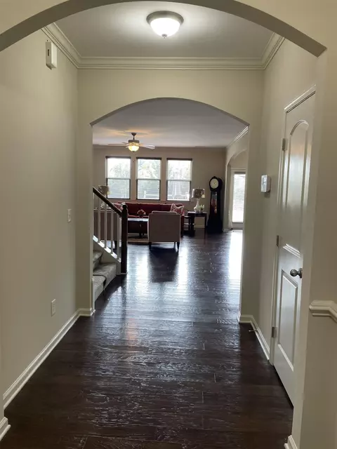 628 Poplar St, Durham, NC 27703 photo 4