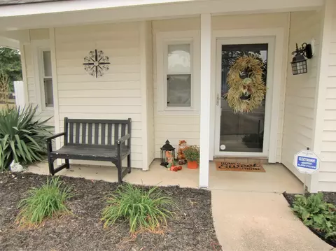 113 Rose Cir, Dunn, NC 28334 photo 2