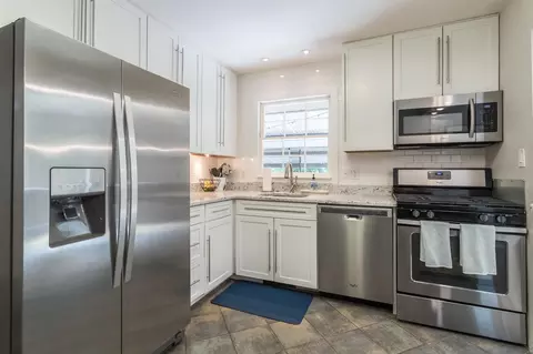 504 Pinecroft Dr, Raleigh, NC 27609 photo 8