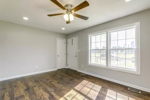 309 E Railroad, Selma, NC 27576 photo 8