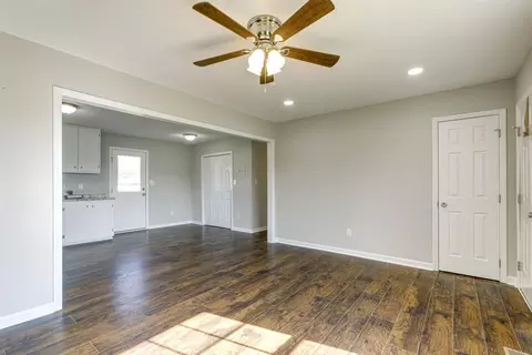 309 E Railroad, Selma, NC 27576 photo 7