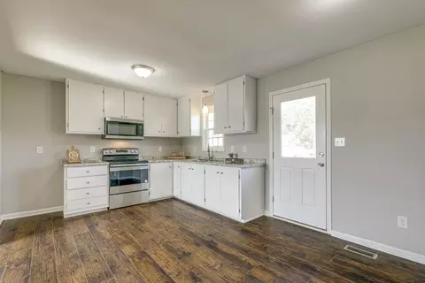 309 E Railroad, Selma, NC 27576 photo 9