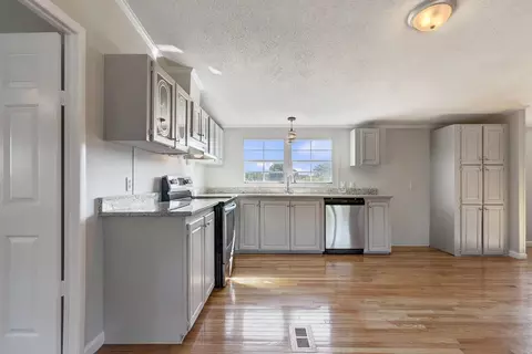 2410 Benson Hardee Rd, Benson, NC 27504 photo 12