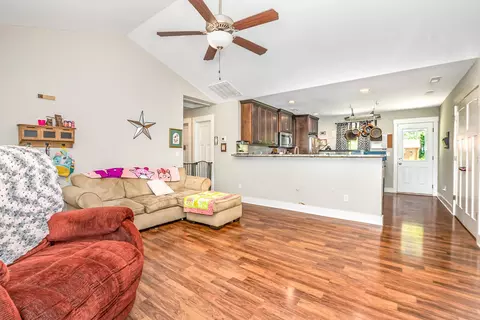 316 N Peedin Ave, Pine Level, NC 27568 photo 6