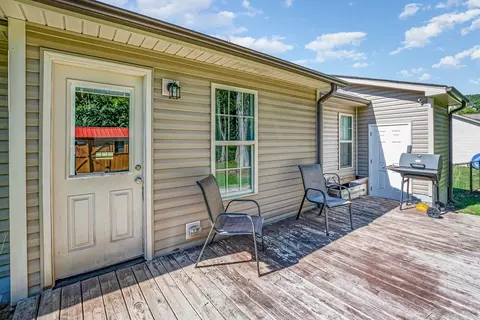 316 N Peedin Ave, Pine Level, NC 27568 photo 17