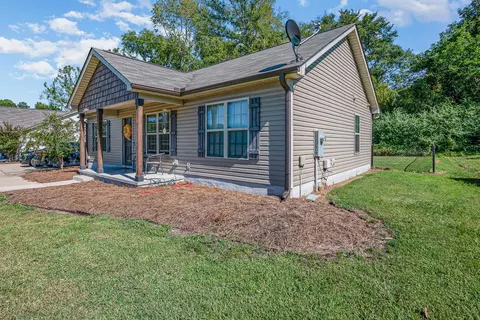 316 N Peedin Ave, Pine Level, NC 27568 photo 2