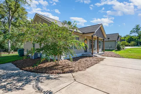 316 N Peedin Ave, Pine Level, NC 27568 photo 3