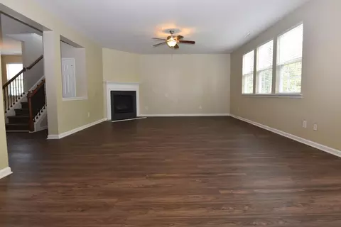 619 Ashburn Ln, Durham, NC 27703 photo 6