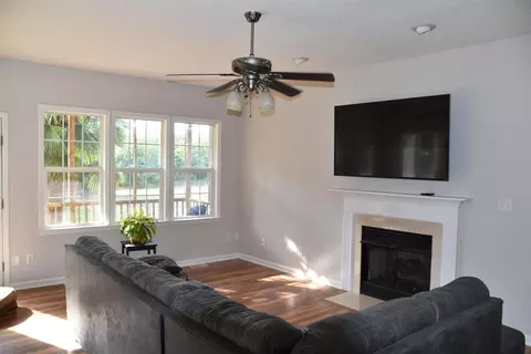 285 Rose Ct, Benson, NC 27504 photo 4