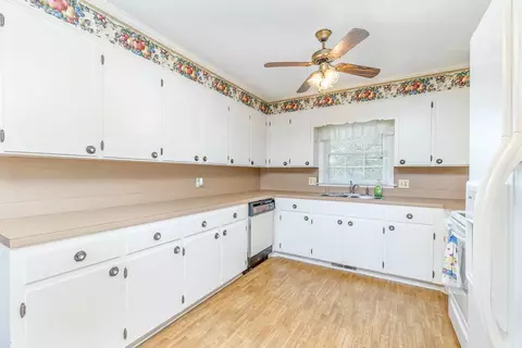 301 Edgewater Dr, Broadway, NC 27505 photo 10