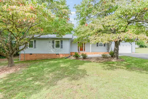 301 Edgewater Dr, Broadway, NC 27505 photo 1