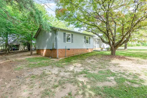 301 Edgewater Dr, Broadway, NC 27505 photo 3