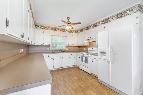 301 Edgewater Dr, Broadway, NC 27505 photo 11