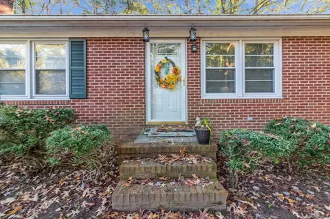 33 Fellowship Dr, Durham, NC 27704 photo 2