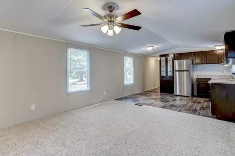 427 Memory Ln, Benson, NC 27504 photo 5