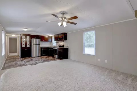427 Memory Ln, Benson, NC 27504 photo 4