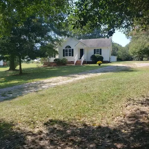 151 Lansing Dr, Benson, NC 27504 photo 2