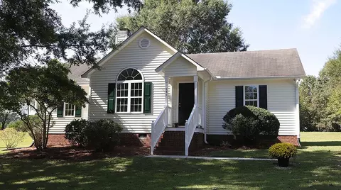 151 Lansing Dr, Benson, NC 27504 photo 1